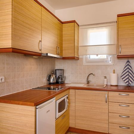 Sunrise Beach Suites Azolimnos Esterno foto