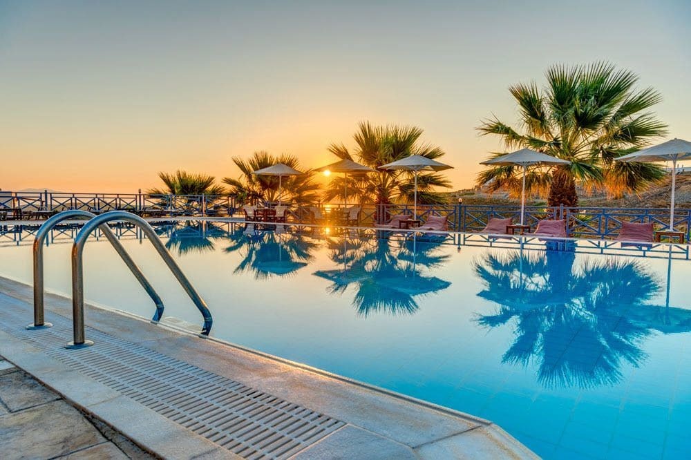 Sunrise Beach Suites Azolimnos Esterno foto